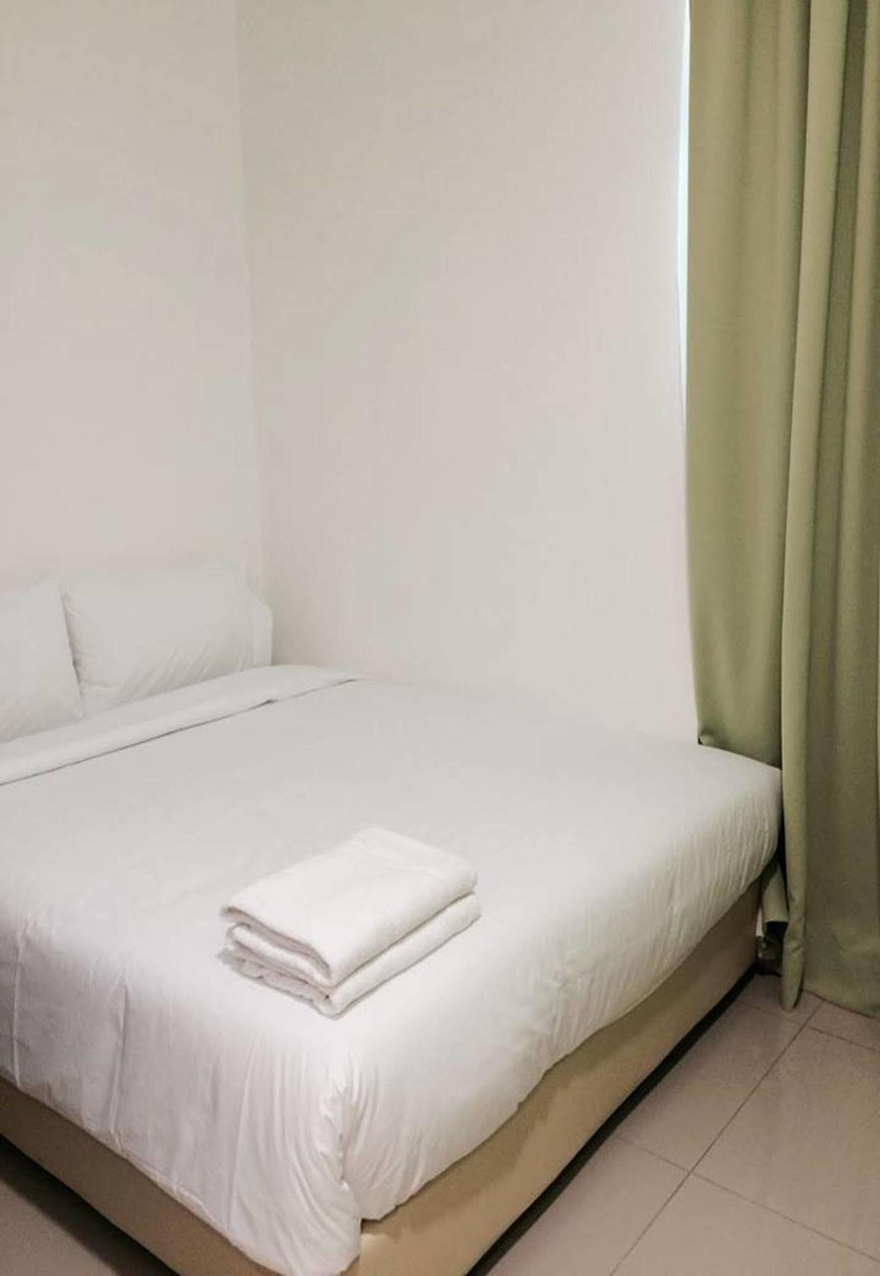 Yy48 Hotel 2 Mins Walk From Masjid Jamek Lrt Station Kuala Lumpur Exterior photo