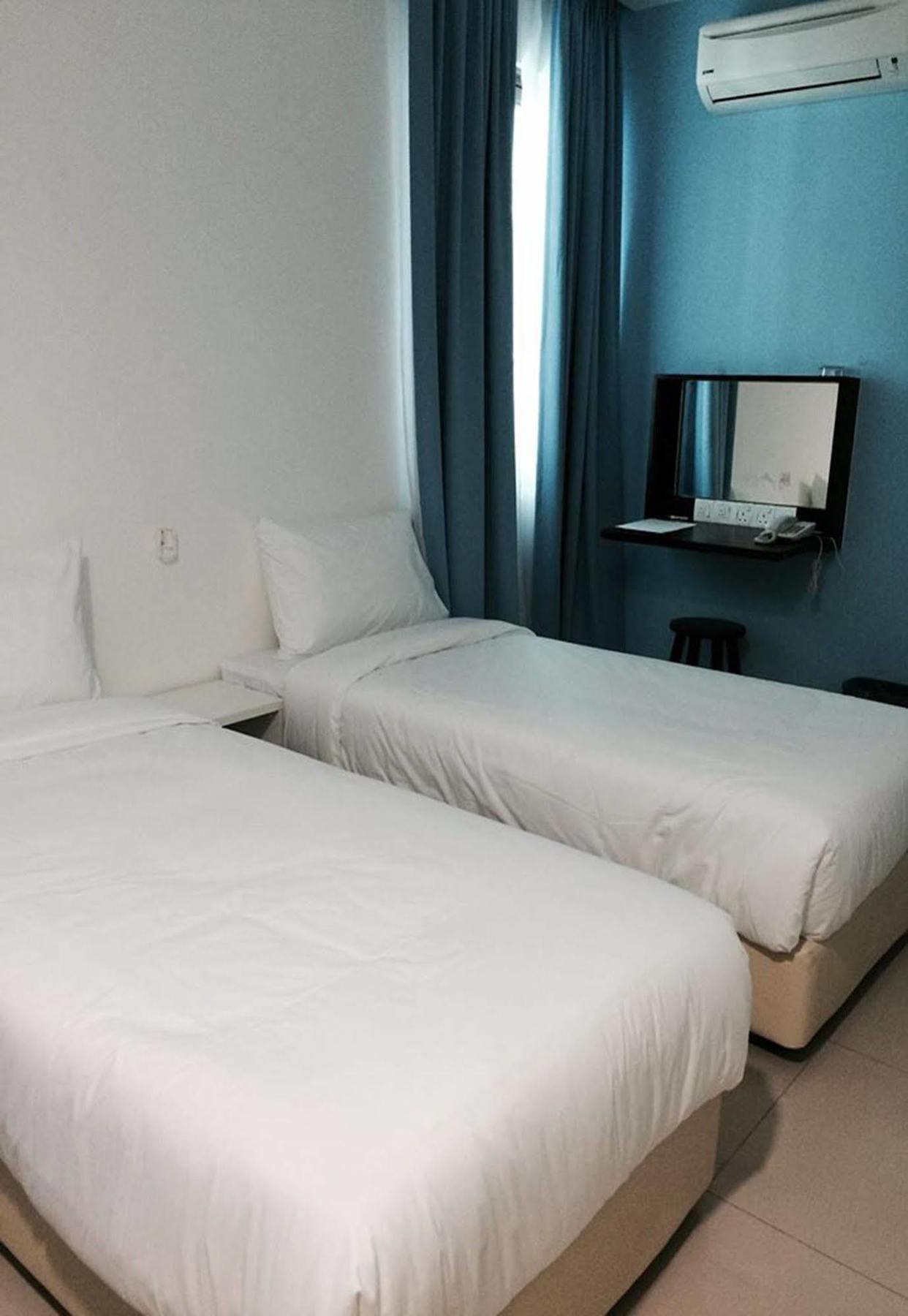 Yy48 Hotel 2 Mins Walk From Masjid Jamek Lrt Station Kuala Lumpur Exterior photo