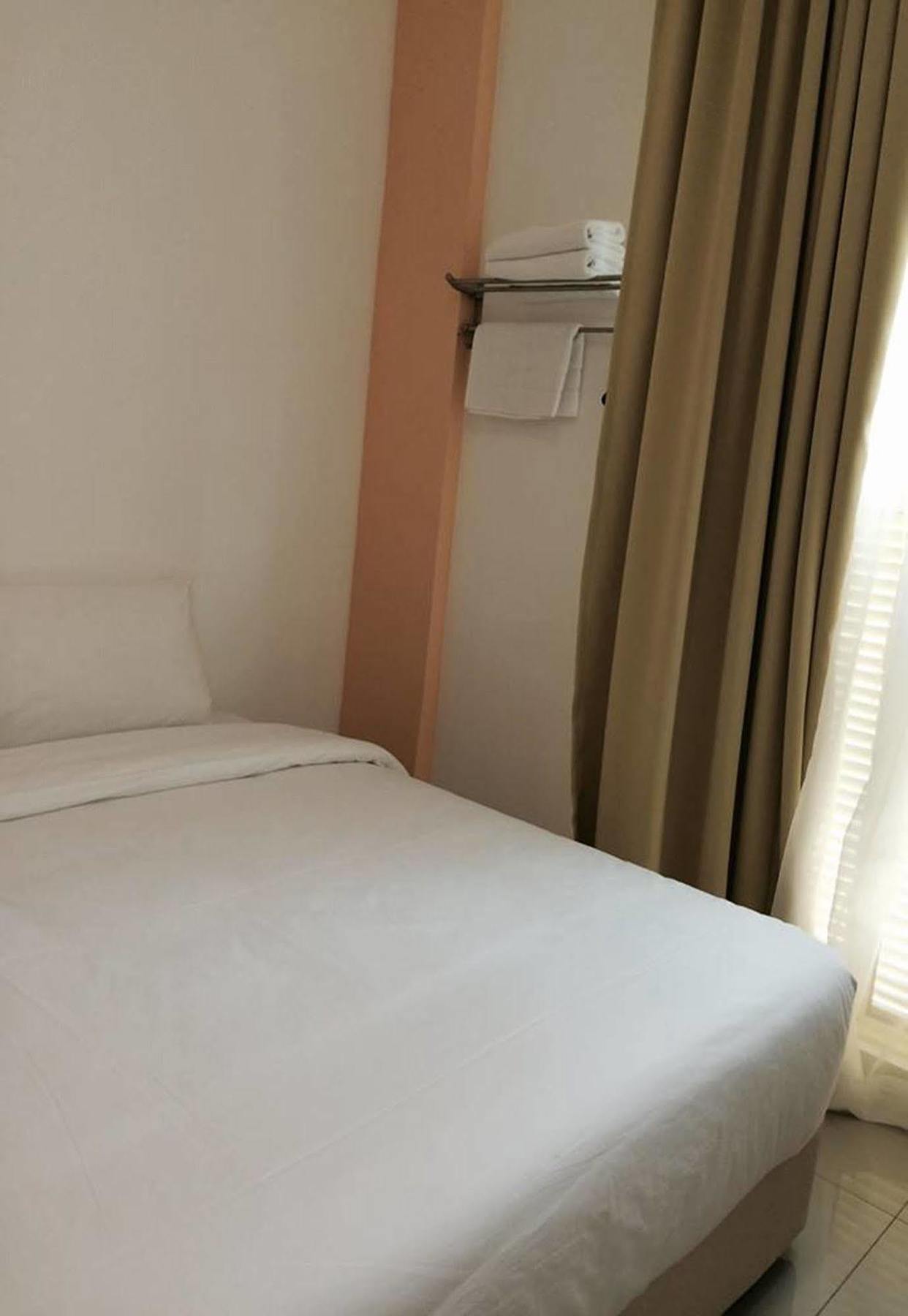 Yy48 Hotel 2 Mins Walk From Masjid Jamek Lrt Station Kuala Lumpur Exterior photo