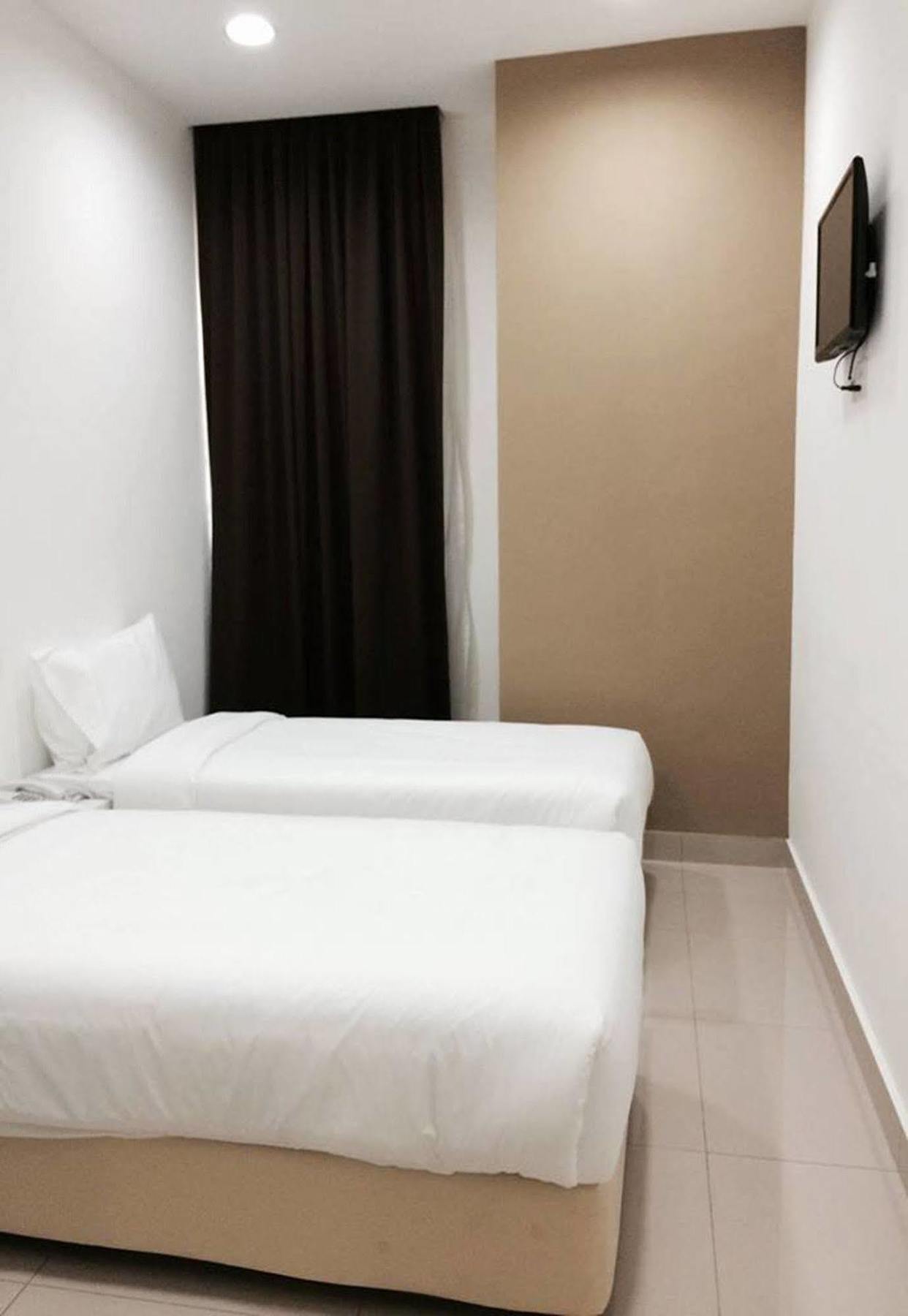 Yy48 Hotel 2 Mins Walk From Masjid Jamek Lrt Station Kuala Lumpur Exterior photo
